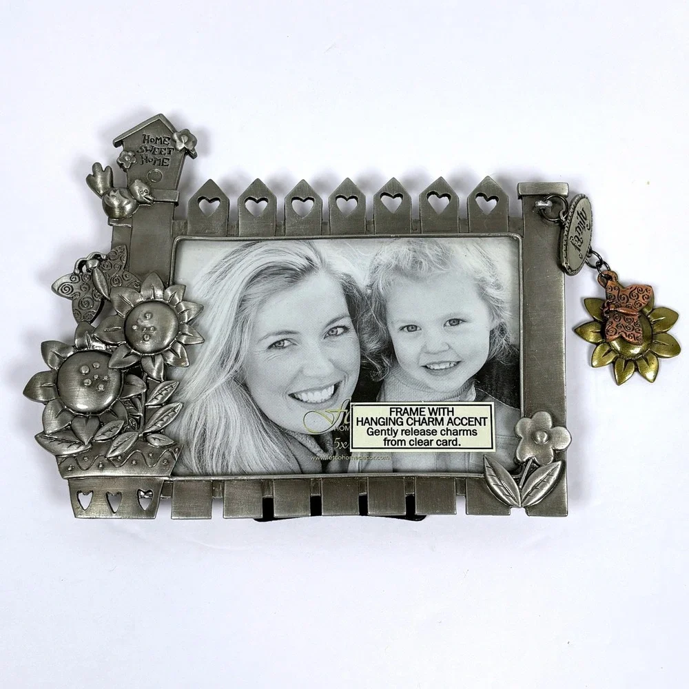 Vtg Fetco Pewter Family Charm PhotoFrame Picket Fence Flowers Country Garden